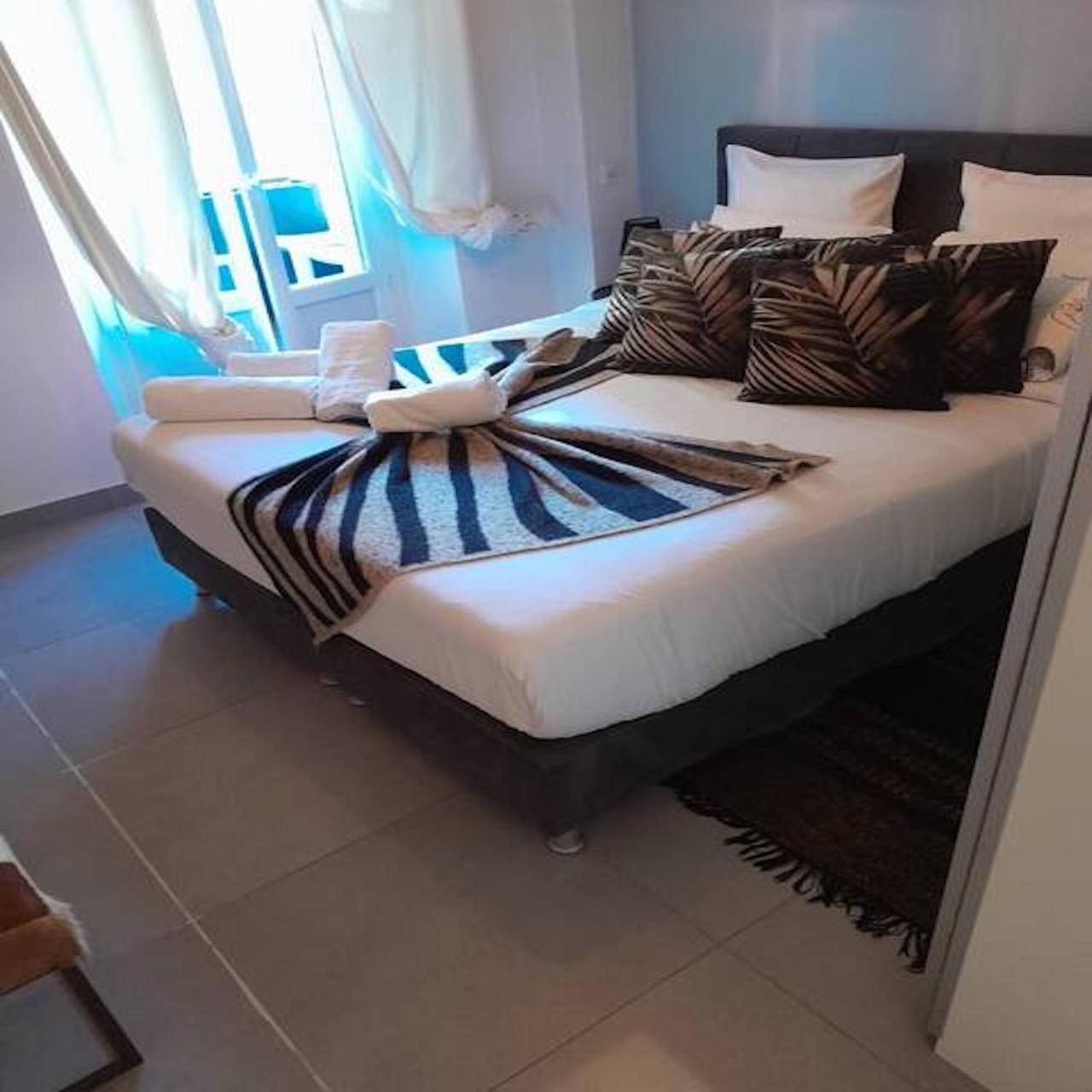 Le Cocon Des Artistes - Coeur De Cannes - Spacieux - Terrasse - Clim Exterior foto